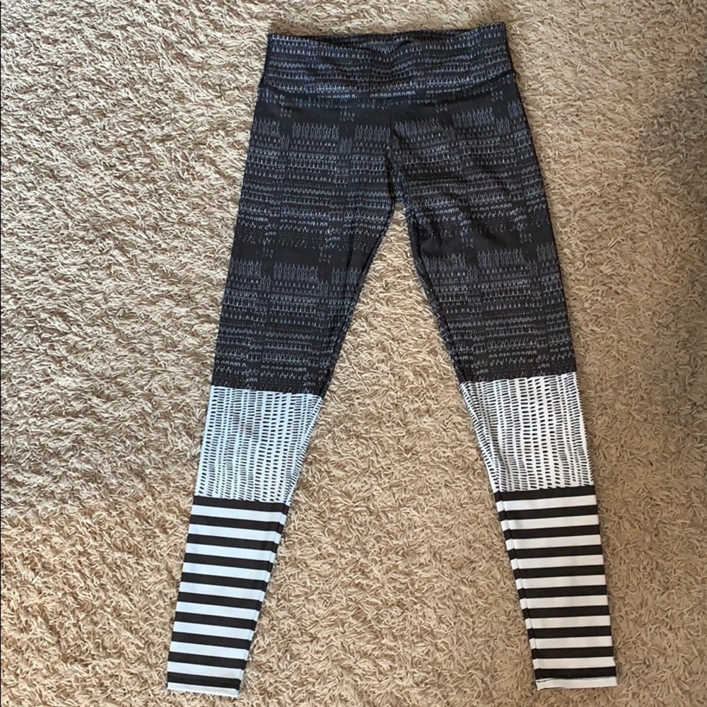 Onzie leggings size M/L